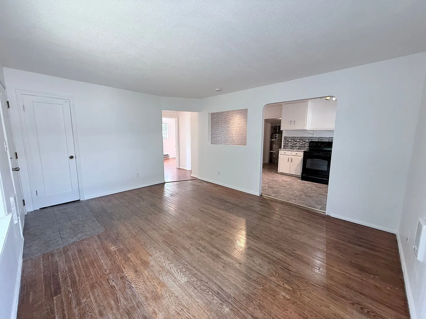 Charming 3 Bed, 1 Bath Home in Spokane! — Photo 3
