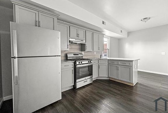 5th image of 168 Sherman Ave #1R