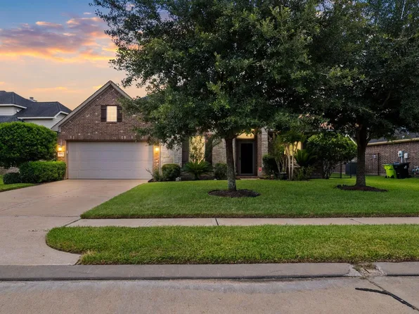7935 Lake Commons Dr, Rosenberg, TX 77469