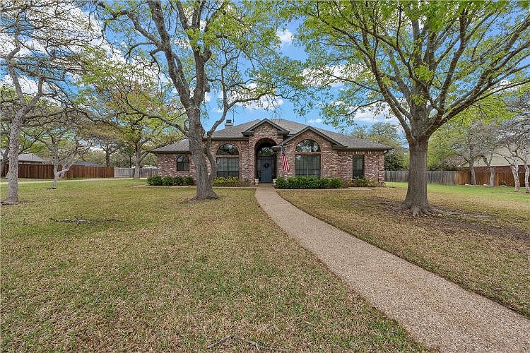 103 Twisted Oak Ln, Crawford, TX 76638 Zillow