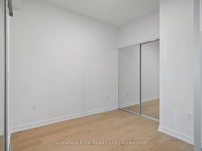 801 The Queensway #520 — Photo 13