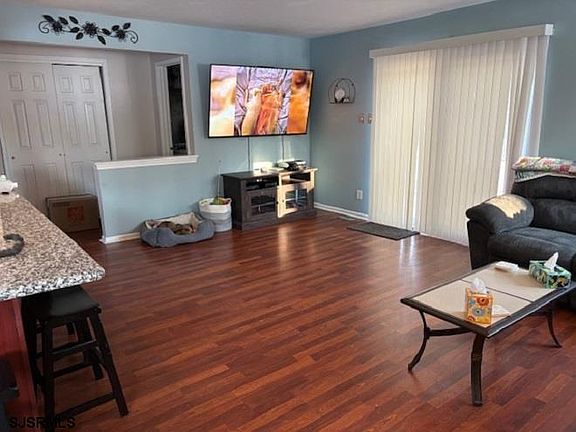 4th image of 2403 Lahn Ln