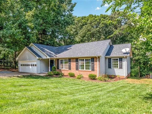 4370 River Rd, Hickory, NC 28602