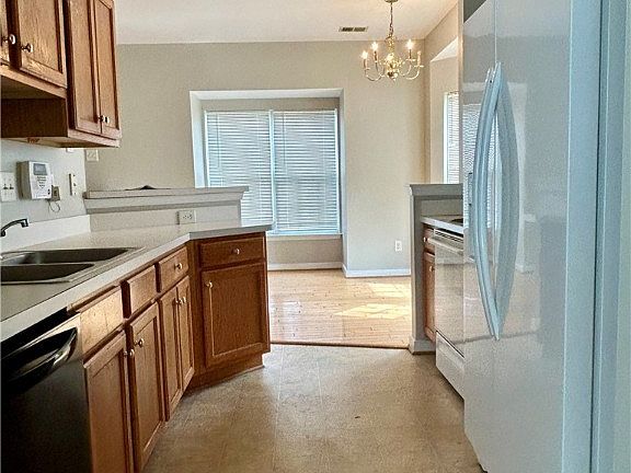 5th image of 2033 Mountain Gate Ln