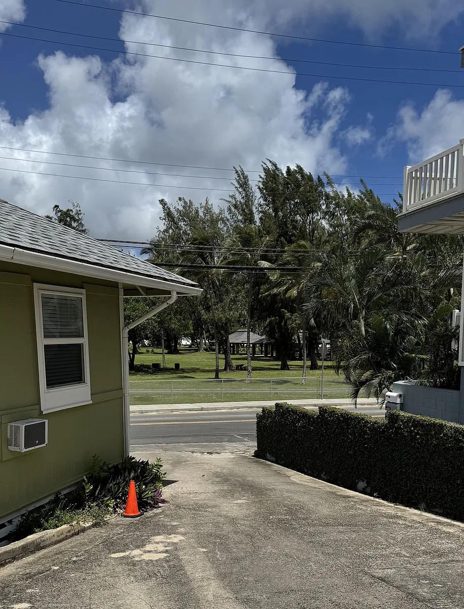 Kailua Beach park right out your front door - 29 Alala Rd #A2