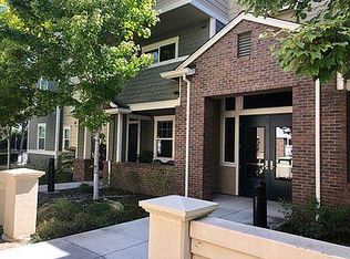 1037 Scotia Ter UNIT 302, Sunnyvale, CA 94089