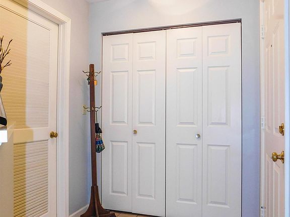 4th image of 1542 N William Wells Cir