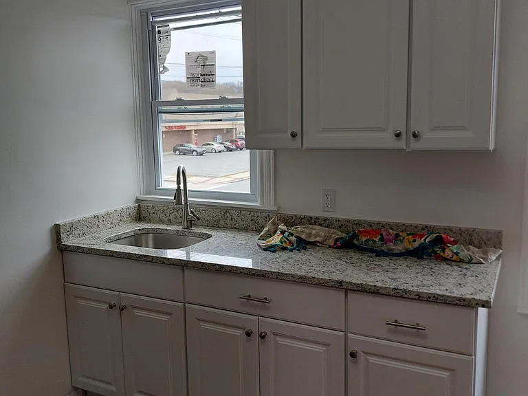 1049 Charles St — Photo 6