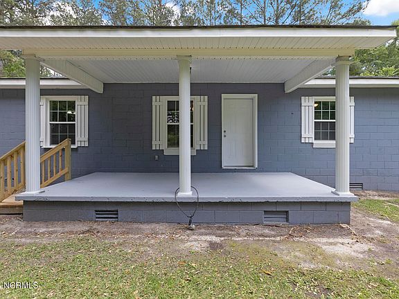 3rd image of 690 Maple Hill School Road