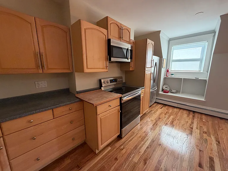 318 Tappan St #3 — Photo 5