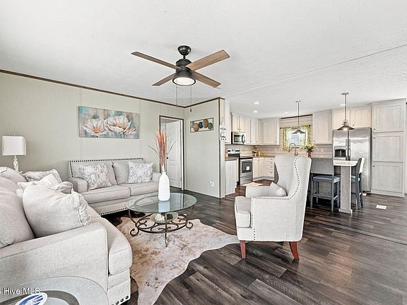 4th image of 2621 Silver Creek Drive