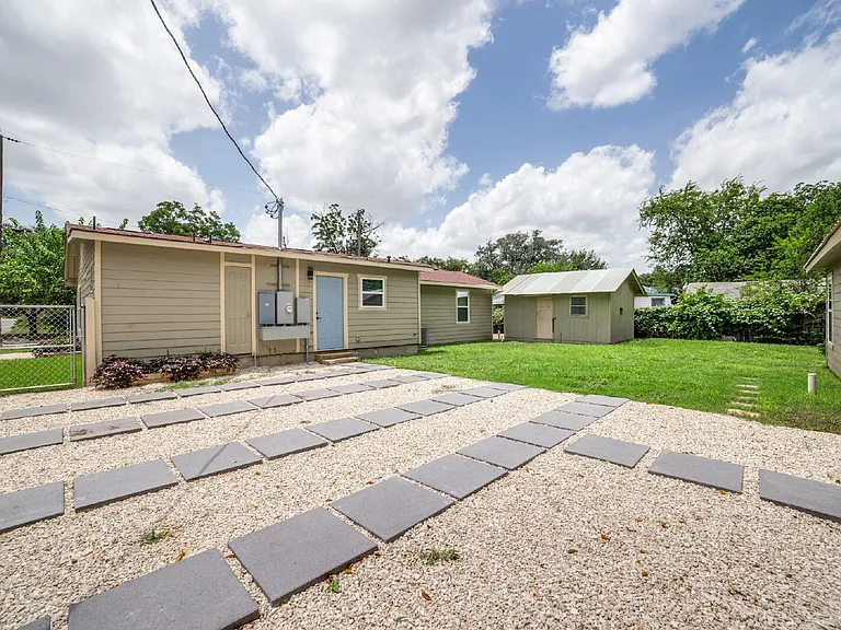 703 W Rosewood Ave — Photo 23