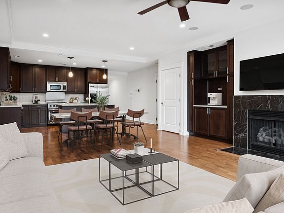 2nd image of 1915 W Diversey Pkwy APT 301