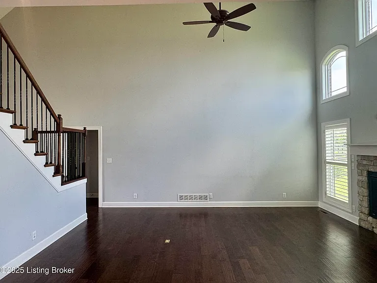 1606 Church Side Dr — Photo 2