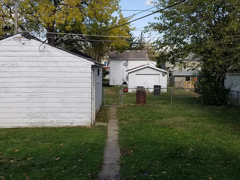 1722 Sinclair St — Photo 11
