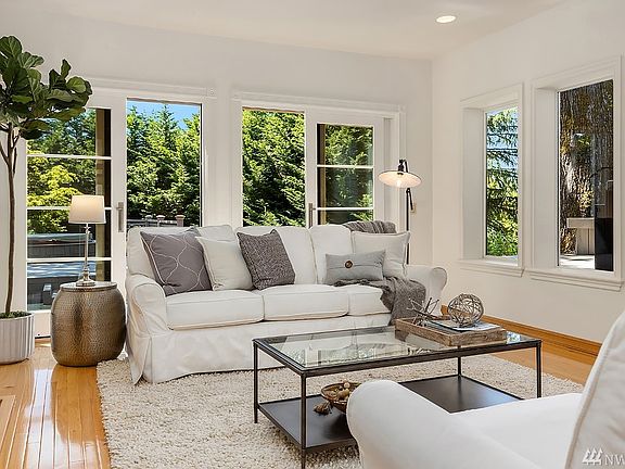 3rd image of 4110 Lake Washington Blvd NE