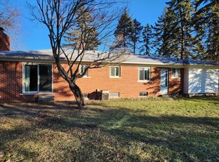 3941 Crooks Rd, Troy, MI 48084