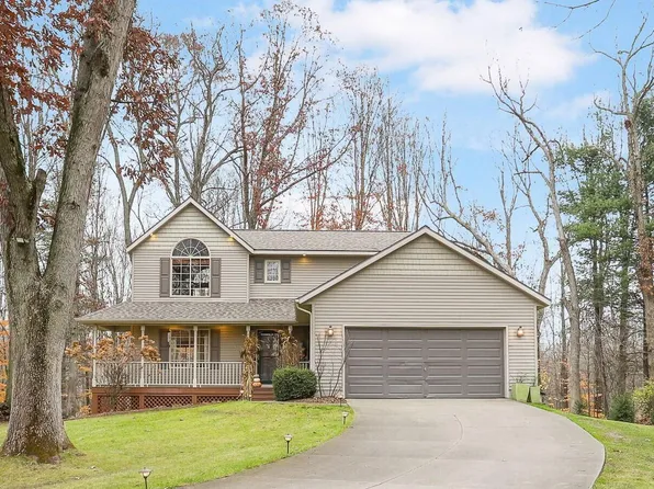 9510 Minnies Way Dr NW, Sparta, MI 49345