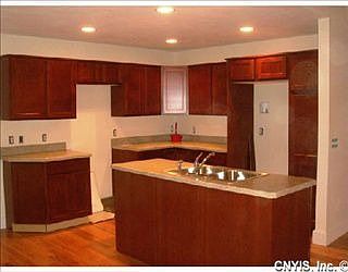 3rd image of 4 Butterfield Dr