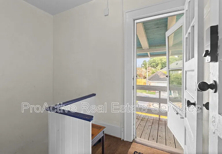 1623 Lafayette Blvd — Photo 17
