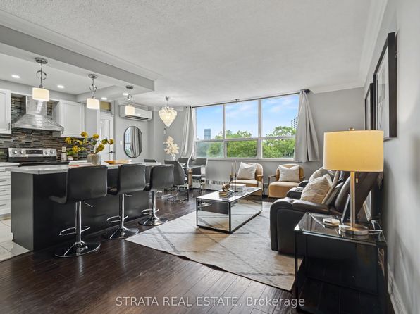 5 Parkway Forest Dr #715, Toronto, ON M2J 1L2