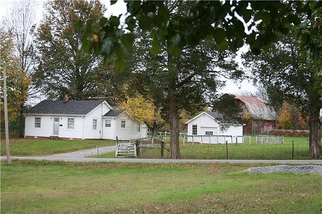 2nd image of 2646 Hickory Ridge Rd