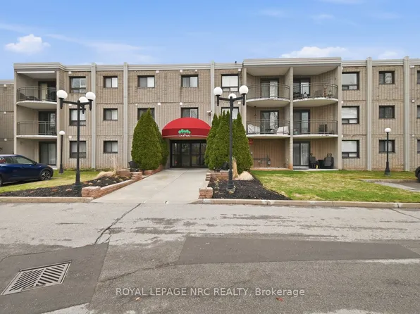 4658 Drummond Rd #217, Niagara Falls, ON L2E 7E1