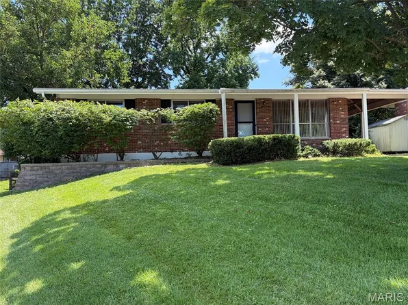 3006 Rodapa Dr, Saint Louis, MO 63125