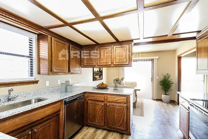 8340 NW 109th Ter — Photo 3