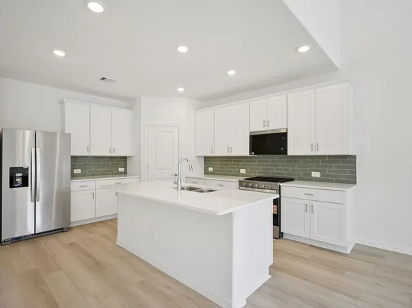 2412 Nicole Dr, Denton, TX 76208