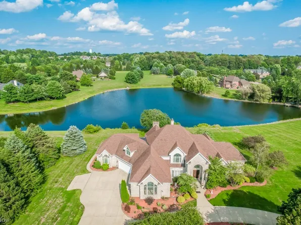 6970 Meadowlands Ave NW, North Canton, OH 44720