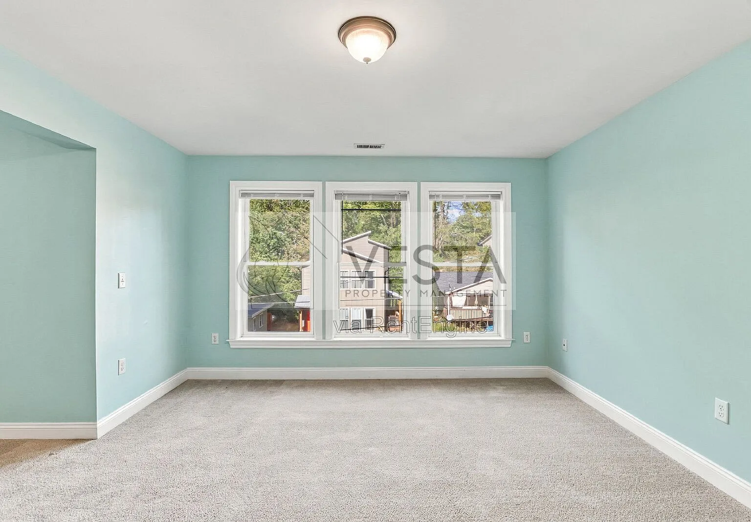 3 bed, 2.0 bath, 1600 sqft, $1,795 — Photo 3
