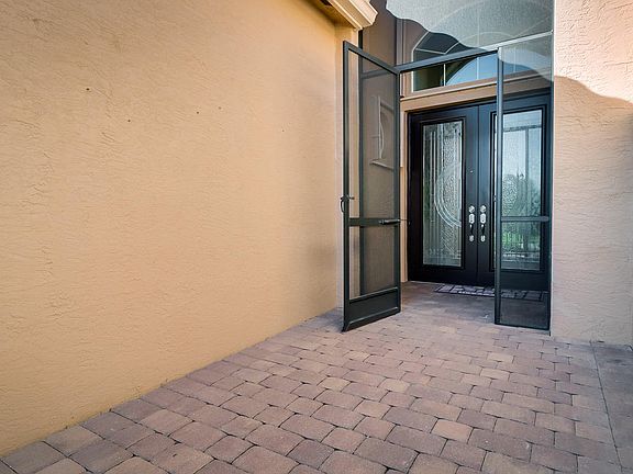 2nd image of 10594 Whitewind Cir