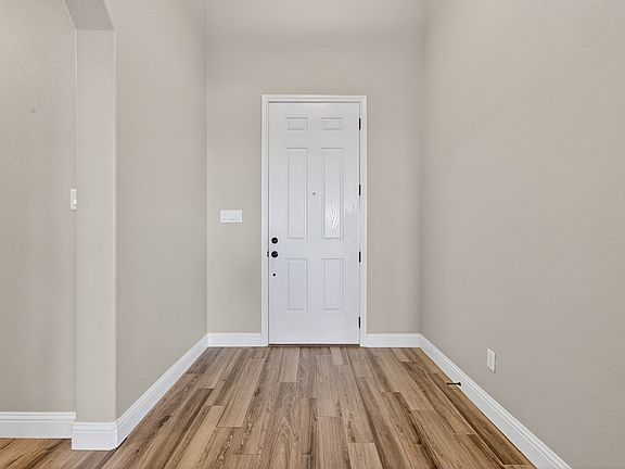 5th image of 64 Berkshire Cir