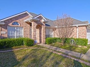 2102 Savannah Dr, Mansfield, TX 76063