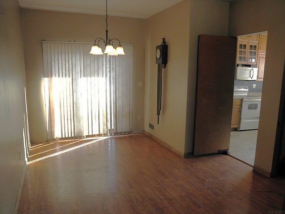 5th image of 102 S Lawrence St