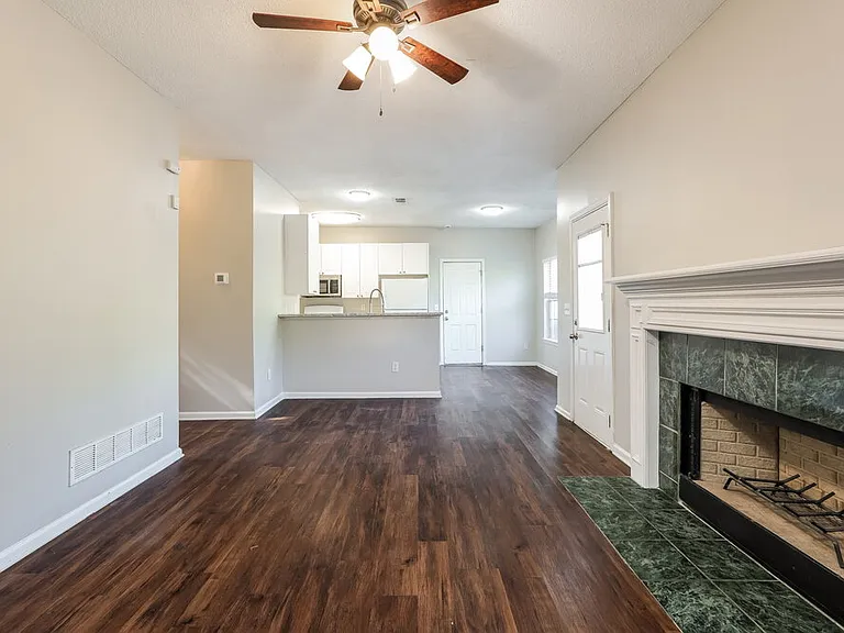 5929 Rosie Ln SE — Photo 6