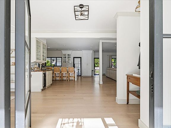 4th image of 158 Grove Park Cir
