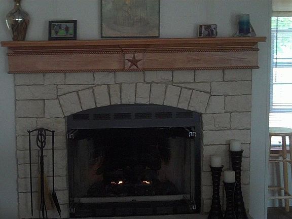 3rd image of 404 Seneca Dr