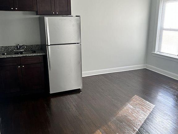 2nd image of 7121 S East End Ave Unit 3