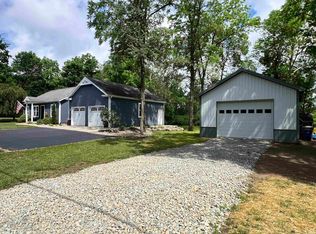 6572 E South Barbee Dr, Warsaw, IN 46582