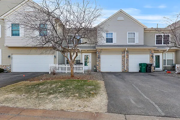 1915 Bluestem Ln
