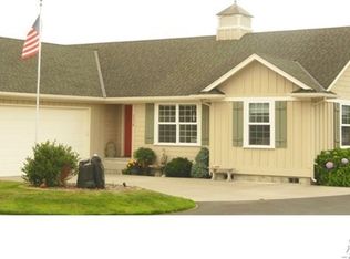 174 E Sunny Sands Rd, Cathlamet, WA 98612