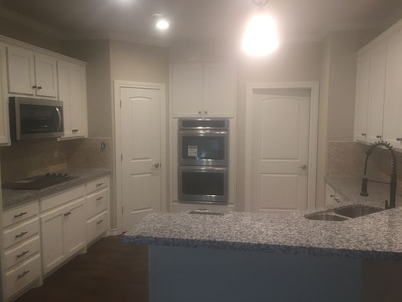 3rd image of 105 Bowie Ln