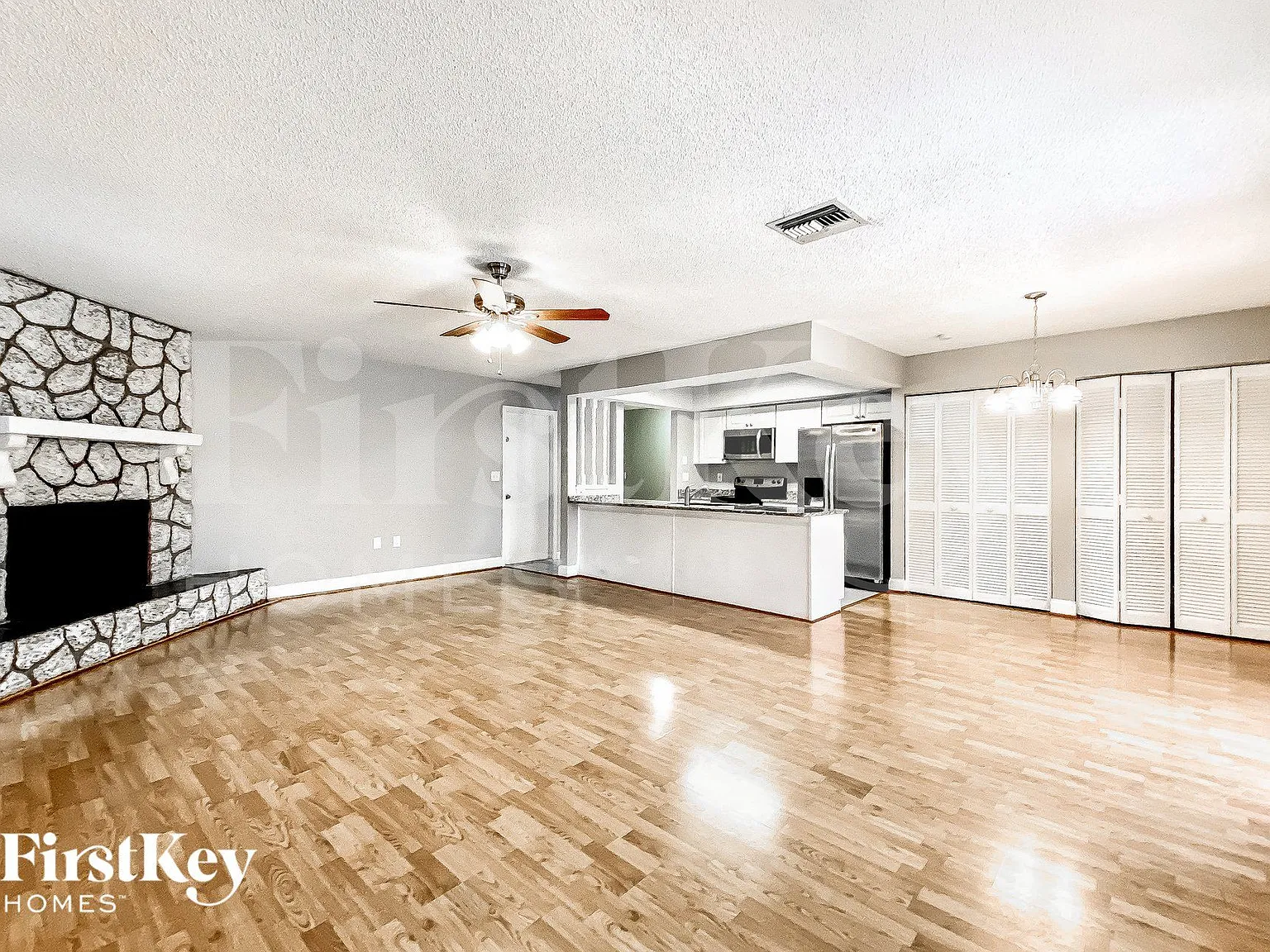 3 bed, 2.0 bath, 1413 sqft, $2,680 — Photo 2