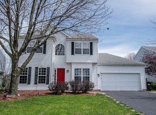 642 David St, Lake In The Hills, IL 60156