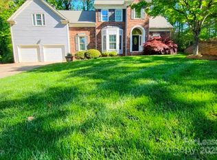8711 Piccone Brook Ln, Charlotte, NC 28216