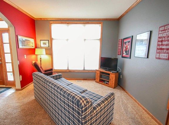 5th image of 3800 Woodland Trl