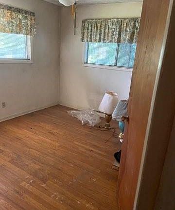 5th image of 381 Conklin Ave