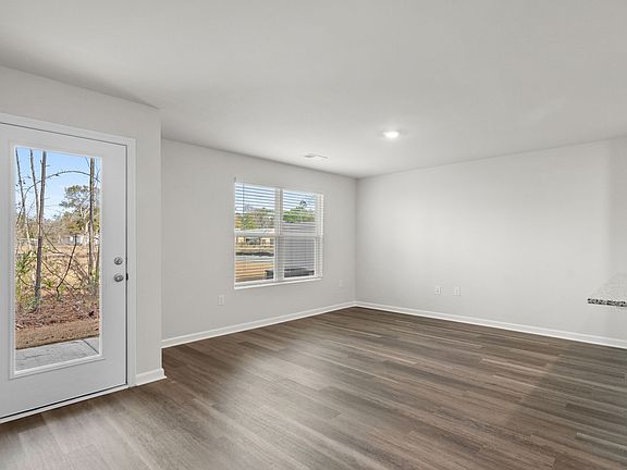4th image of 543 Gemstone Blvd